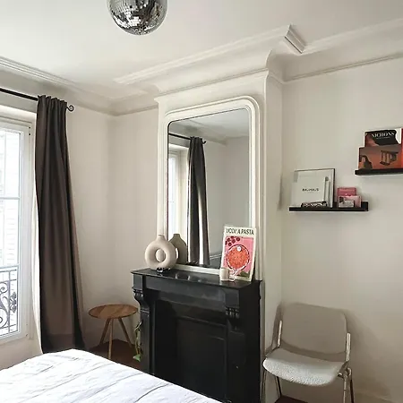 Haussmannien Au Coeur Du 11e Apartment *