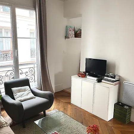 Haussmannien Au Coeur Du 11e Apartment *