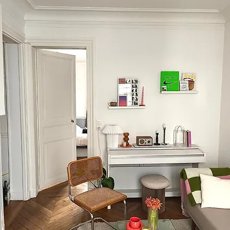 Apartment Haussmannien Au Coeur Du 11e *
