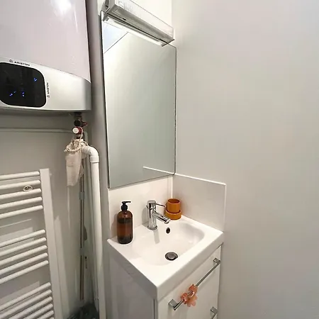 Apartment Haussmannien Au Coeur Du 11e *