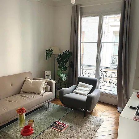 Apartment Haussmannien Au Coeur Du 11e *