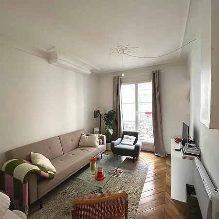 Haussmannien Au Coeur Du 11e * Paris